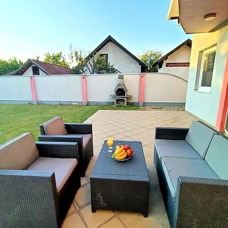Villa 2 Etagen Mit Grossen Garten Modrica Экстерьер фото