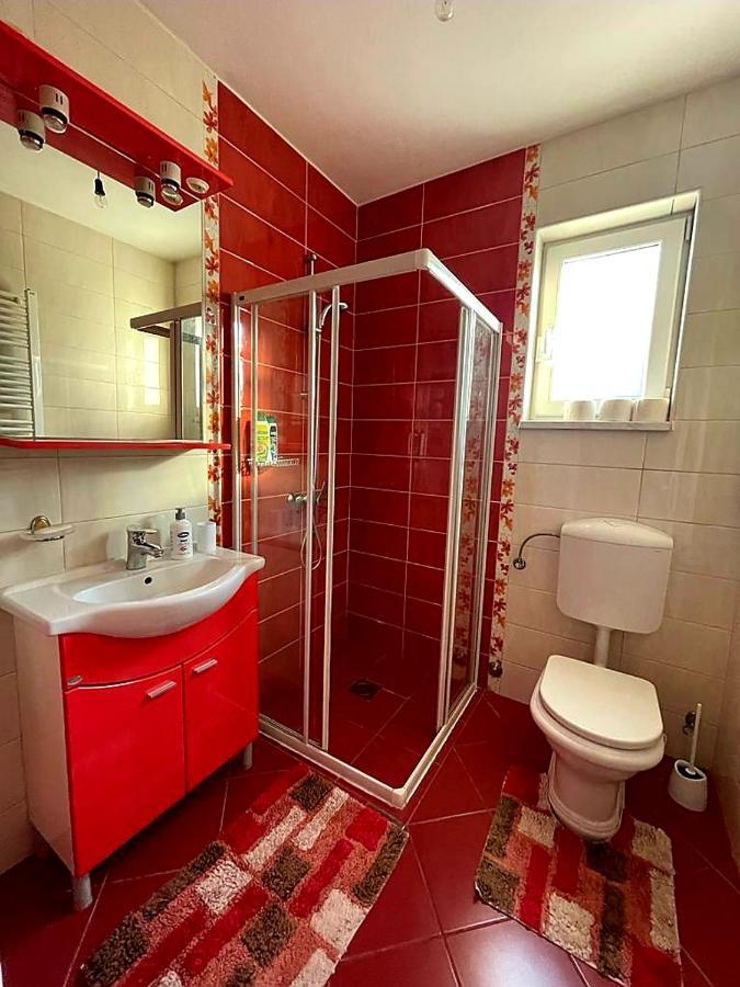 Villa 2 Etagen Mit Grossen Garten Modrica Экстерьер фото